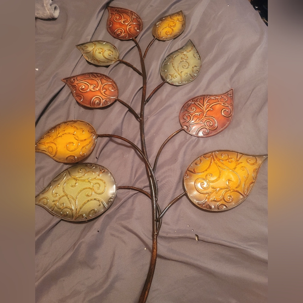 Leaf wall decor